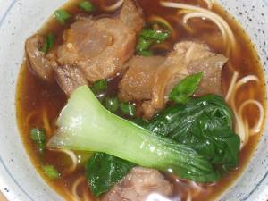 taiwanese braised beef noodle soup